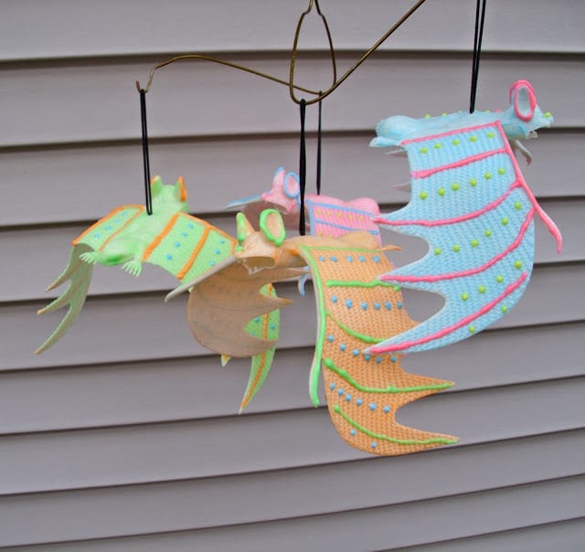 Easy-Glow-in-the-Dark-Bat-Mobile-from-The-Shed-blog #ilovetocraft