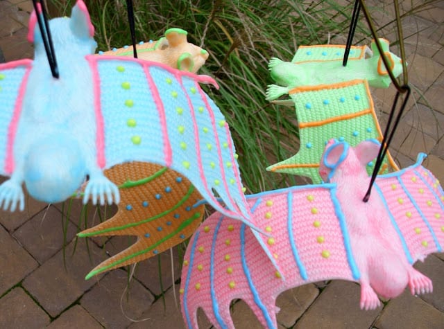 Colorful-Glow-in-the-Dark-Bats #ilovetocraft