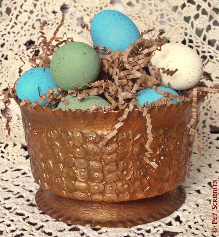 Painted Easter Eggs - easy tutorial to make faux bird eggs for your Spring decor!