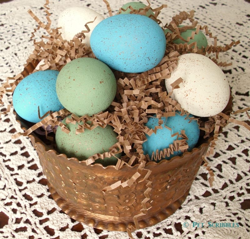 Painted Easter Eggs - easy tutorial to make faux bird eggs for your Spring decor!