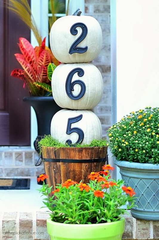 house numbers pumpkin topiary