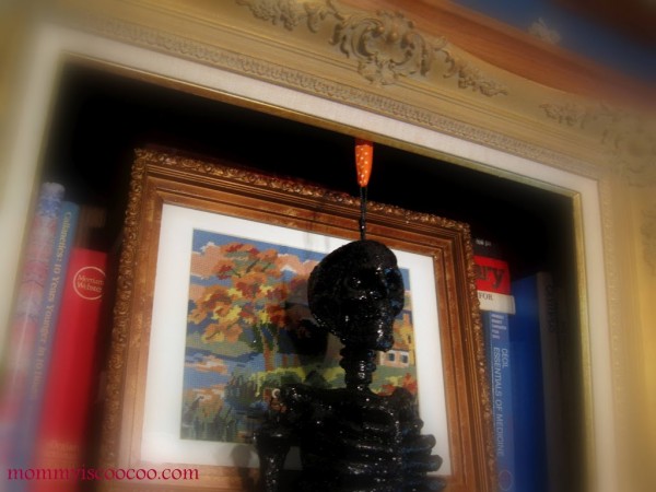 Easy Halloween decorating style with Mommy is Coocoo Easy Halloween decorating style with Mommy is Coocoo