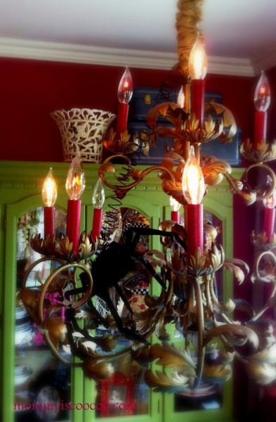 Fun (and inexpensive) Halloween decorating tips from Mommy is Coocoo! Fun (and inexpensive) Halloween decorating tips from Mommy is Coocoo!