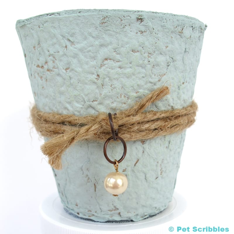 Vintage-style peat pot wedding favor