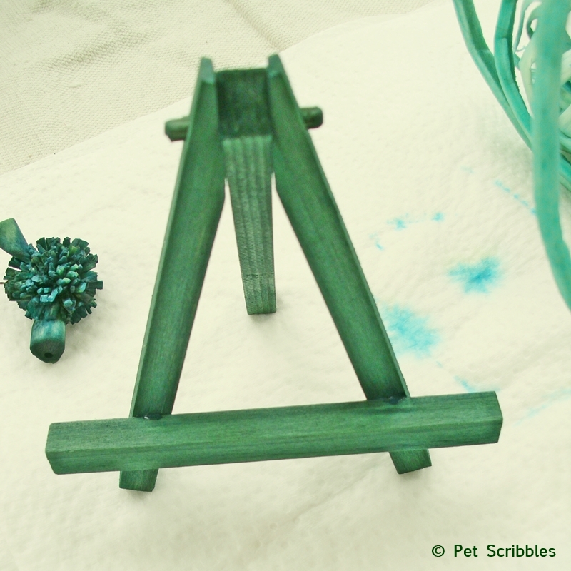 Mini Wood Easels: Dyed and Distressed - Garden Sanity by Pet Scribbles