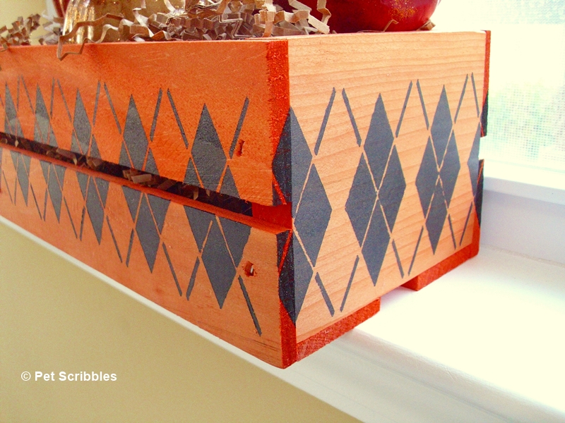 Fall Decor: Stenciled Wood Crate #plaidcrafts #falldecor