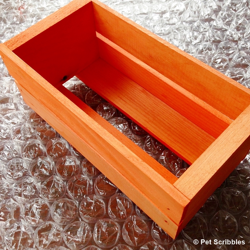 Fall Decor: Stenciled Wood Crate #plaidcrafts #falldecor