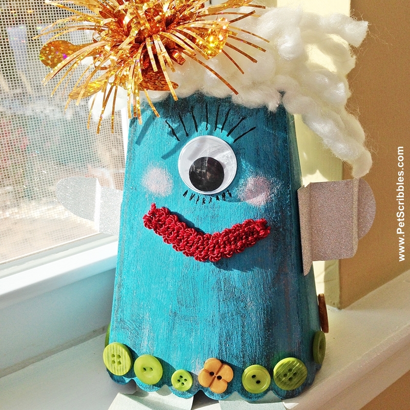 A Friendly Popcorn Box Monster craft, part of the Halloween Popcorn Box Blog Hop!