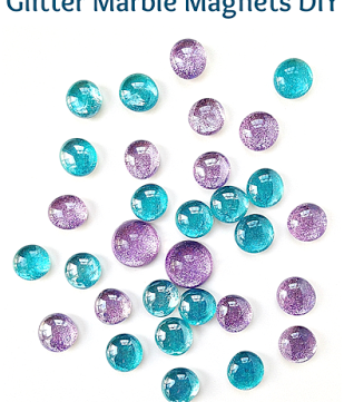 Glitter Marble Magnets DIY: an easy craft that is both pretty AND useful!