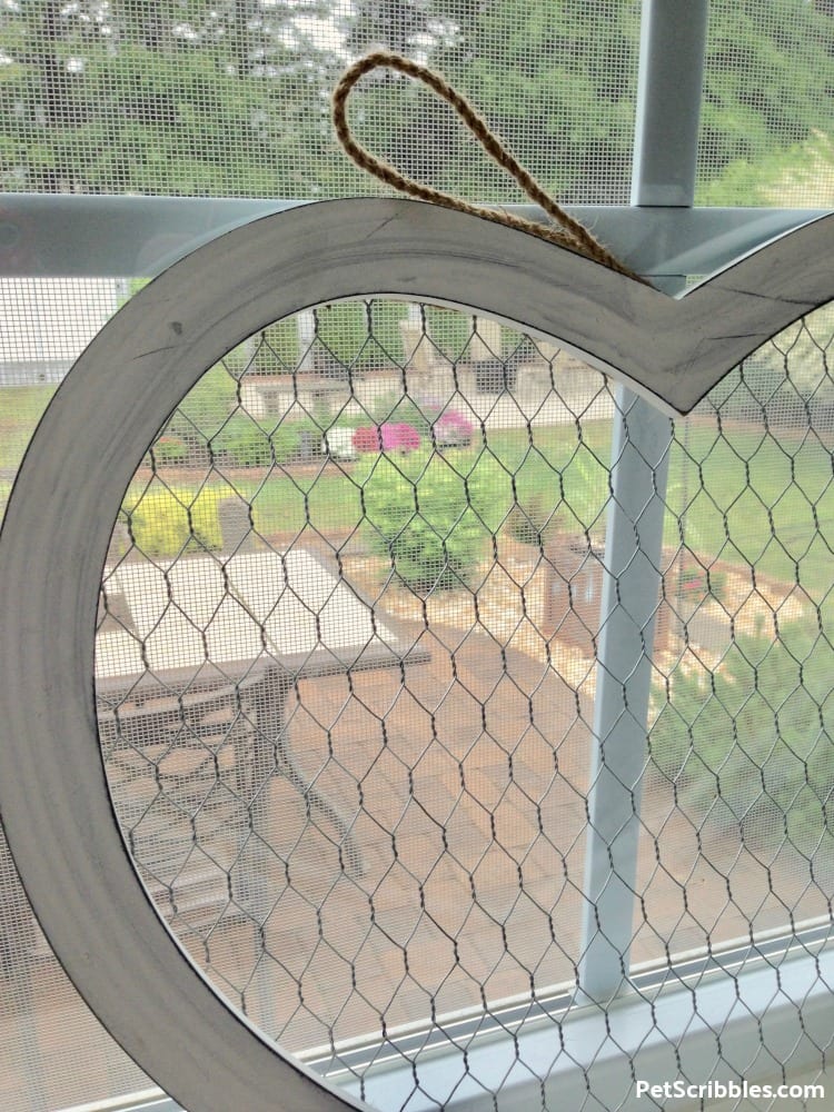 rustic chicken wire heart detail