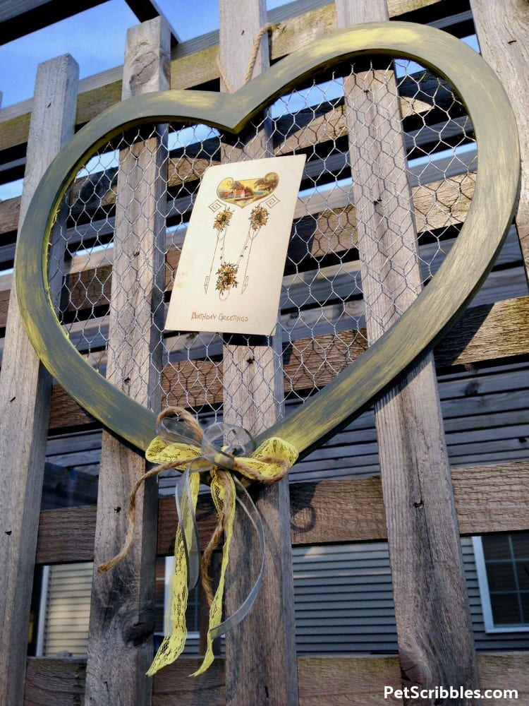 rustic chicken wire heart for wedding