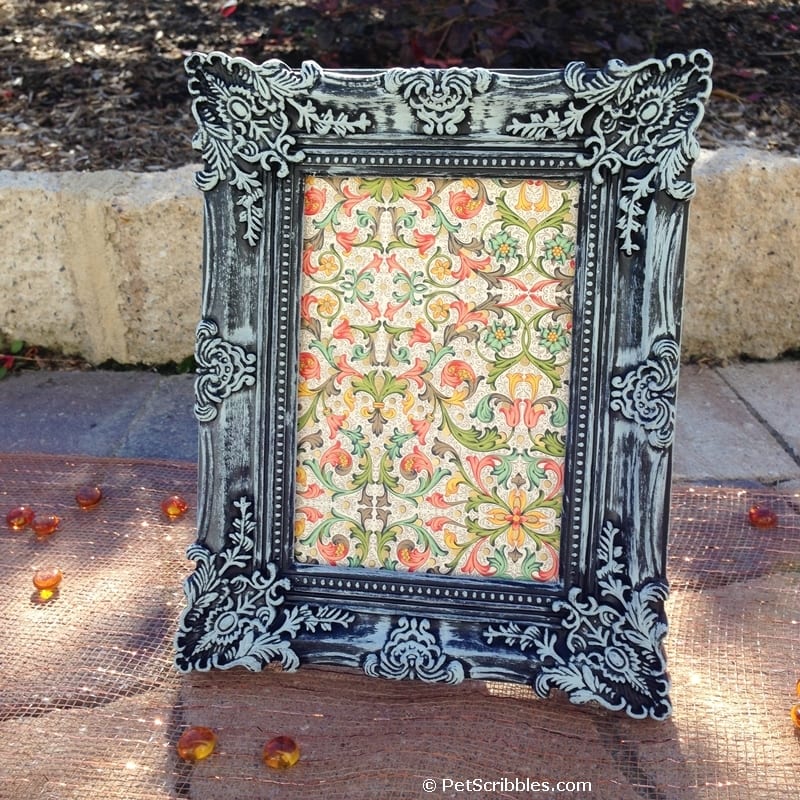 A faux verdigris picture frame in one simple step!