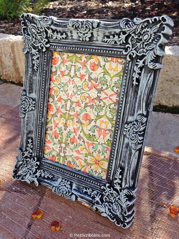 A faux verdigris picture frame in one simple step!