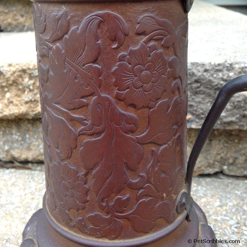 Rusty beer stein plus faux flowers equals Fall!