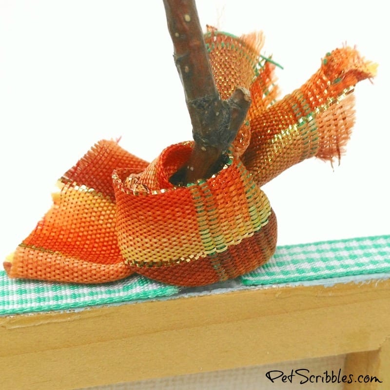 Acorn Craft - make a miniature canvas pumpkin with help from nature!