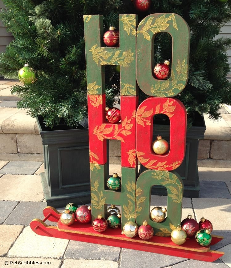 HO! HO! HO! A Festive Christmas Sled Display