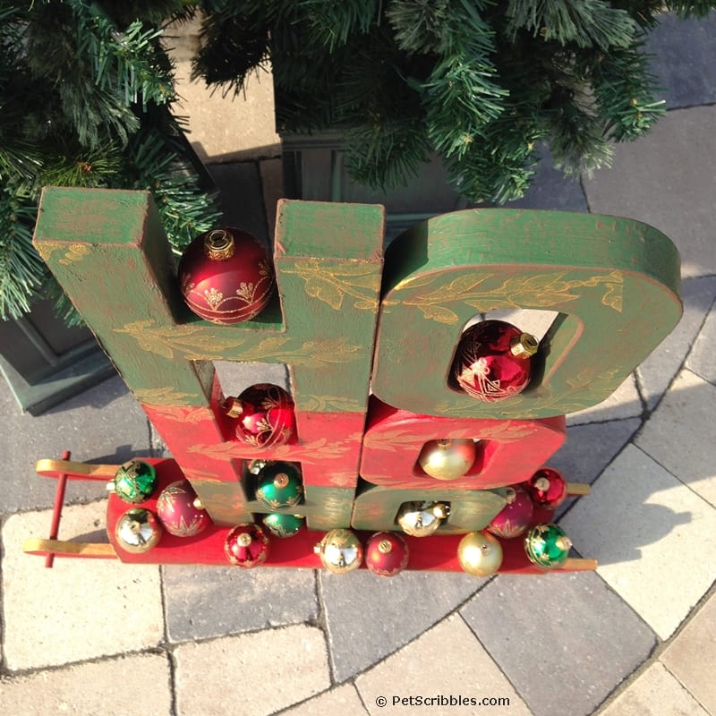 HO! HO! HO! A Festive Christmas Sled Display