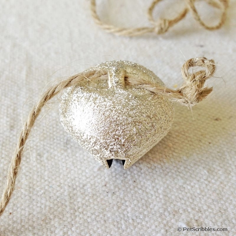 How to make a beautiful jingle bell ornament in less than 15 minutes!
