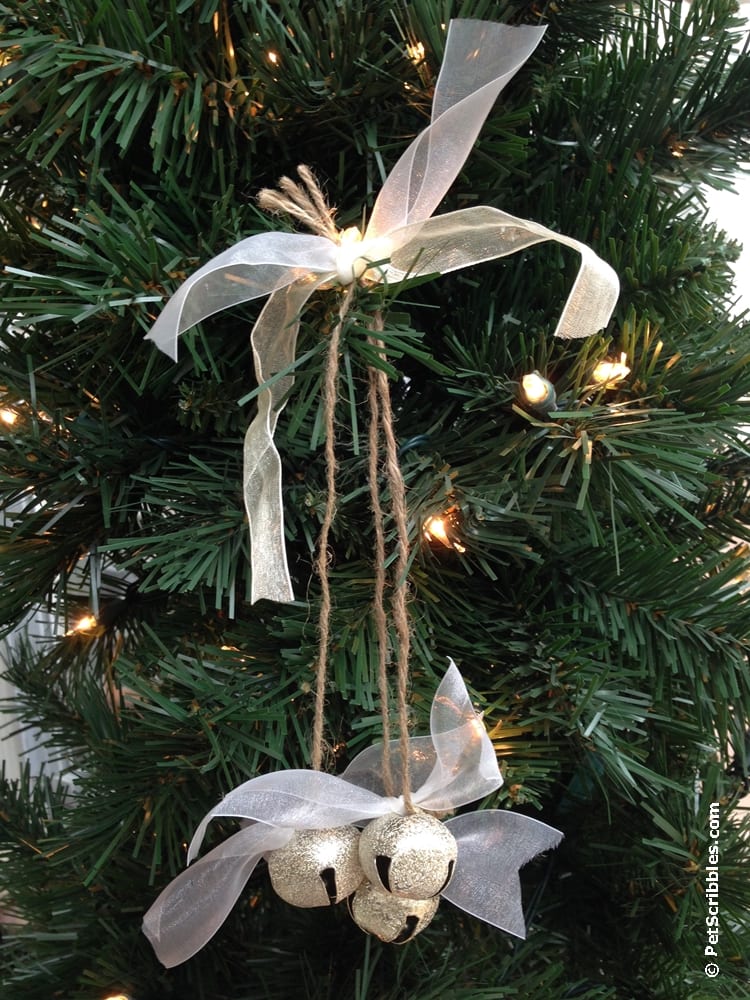 How to make a beautiful jingle bell ornament in less than 15 minutes!