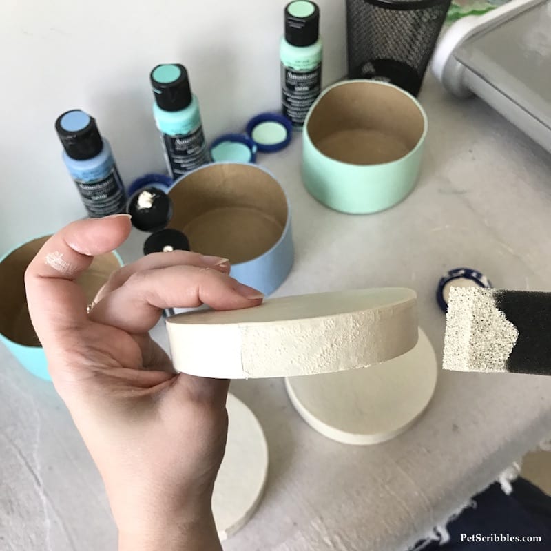 The best way to quickly paint paper maché boxes!