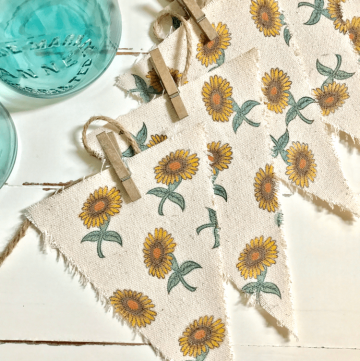 Farmhouse Decor: How to make a charming sunflower banner!