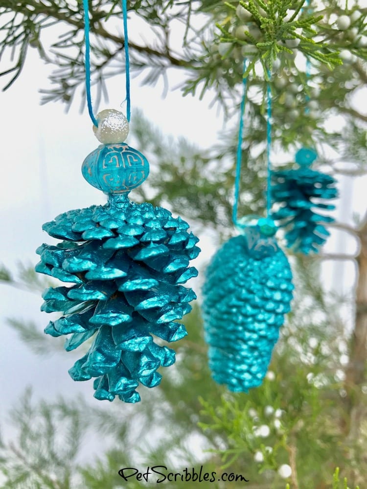 How to make a stunning teal pinecone ornament!