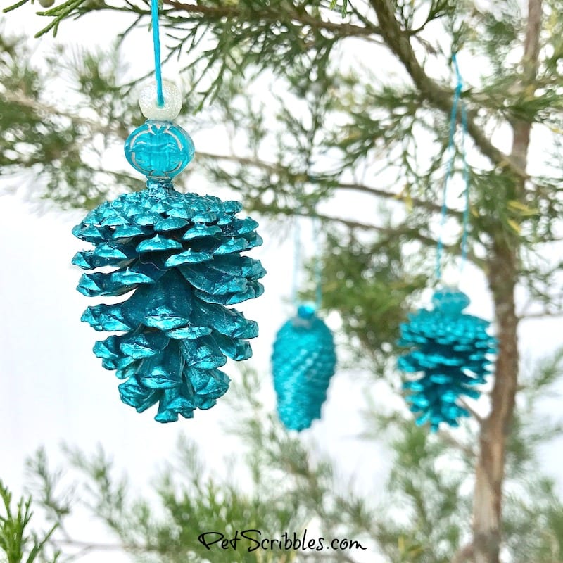 How to make a stunning teal pinecone ornament!