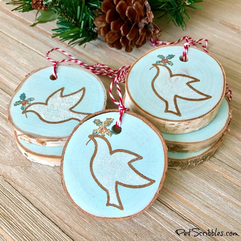 How to stamp charming wood slice ornaments for Christmas!