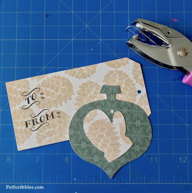 Easy Farmhouse Christmas Gift Tags using a self-inking stamp -- such a great idea!