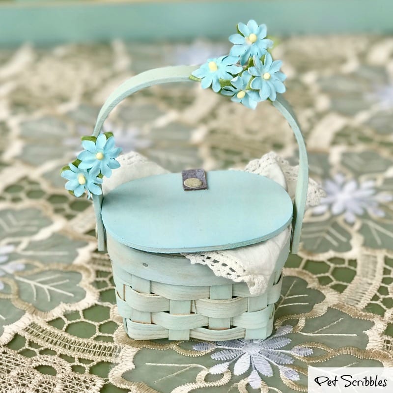 Make A Pretty Mini Picnic Basket Favor!