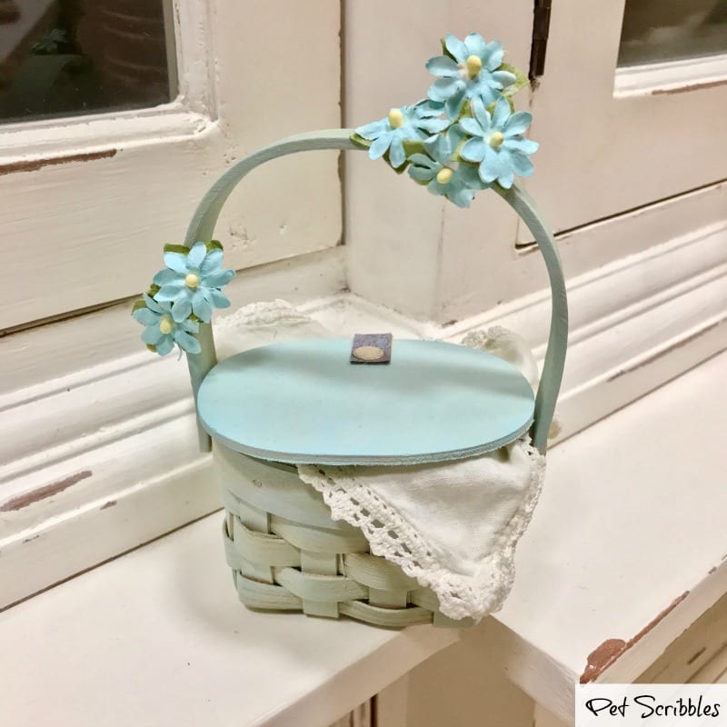 Make A Pretty Mini Picnic Basket Favor!