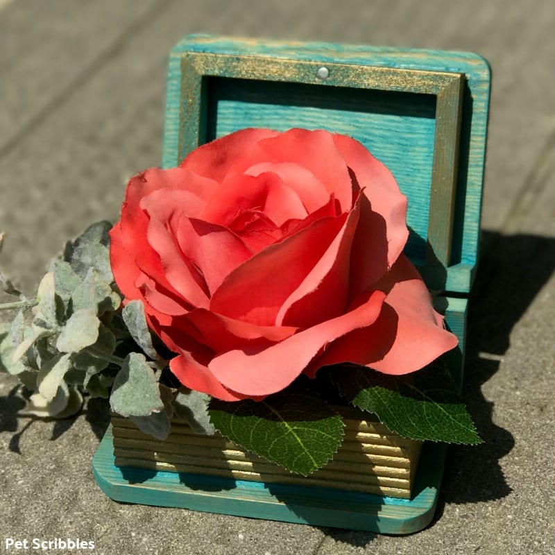 small wood box centerpiece