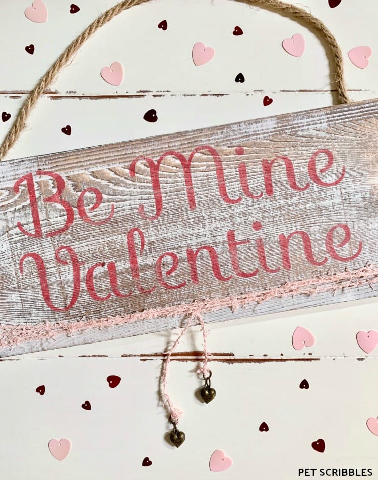 Rustic Valentine's Day Wood Sign -- an easy DIY