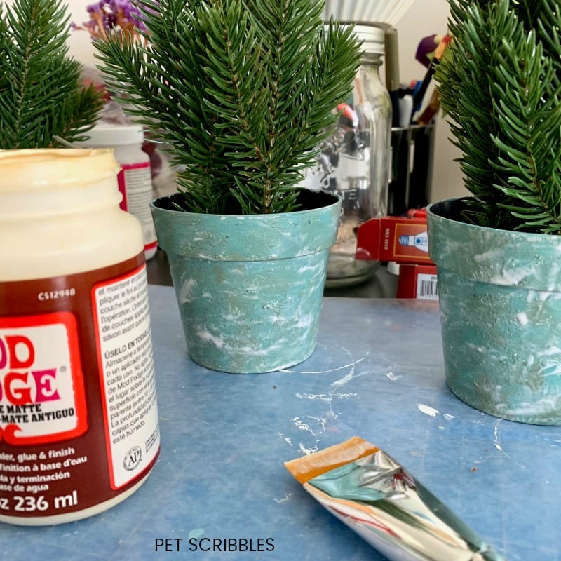 plant pot redo with chalk paint and Mod Podge