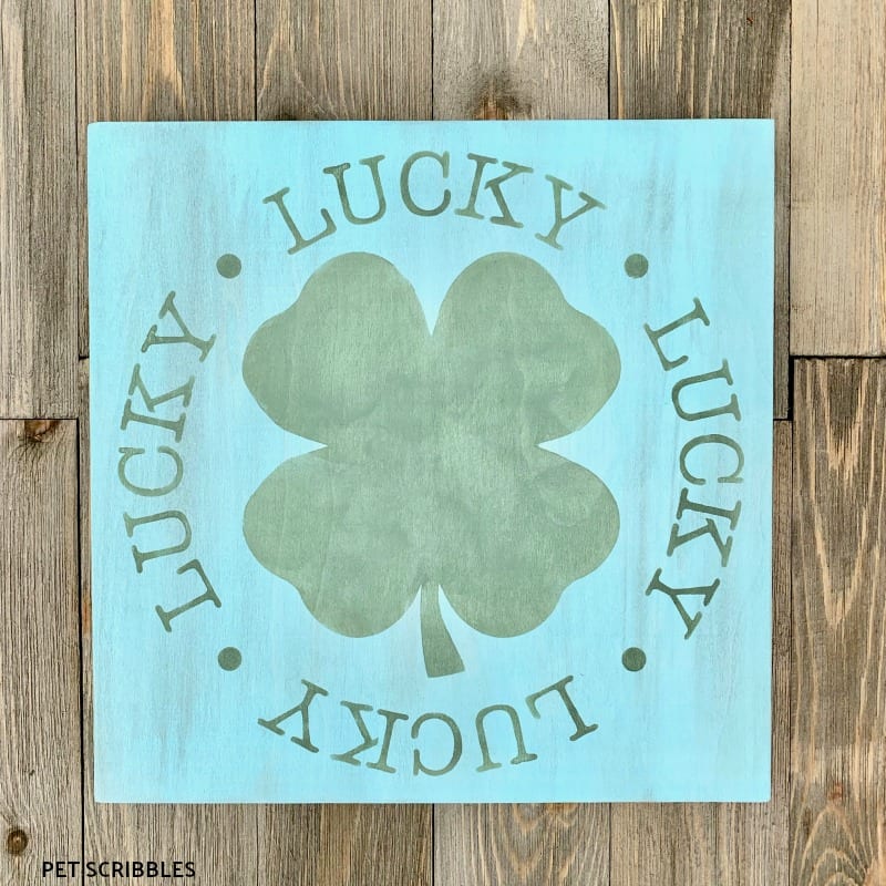 St. Patrick's Day Painted Wood Sign Tutorial