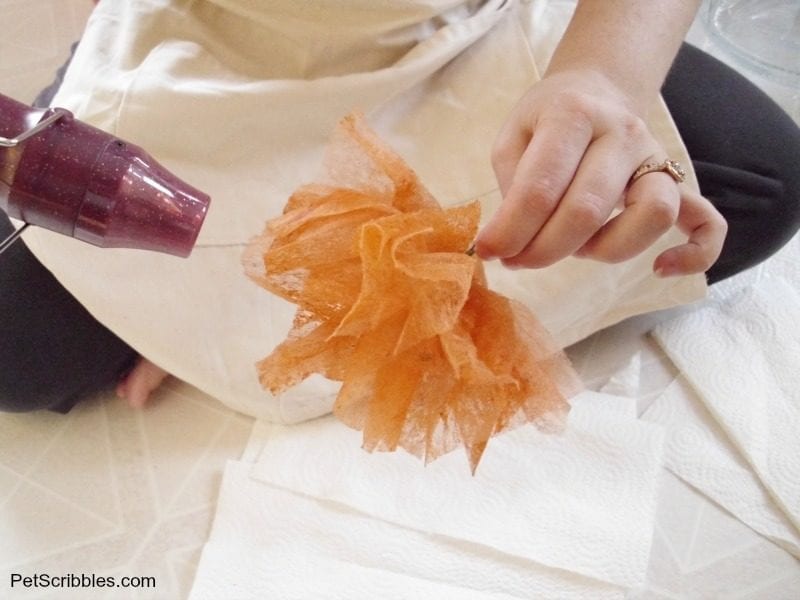 make dryer sheets into flowers