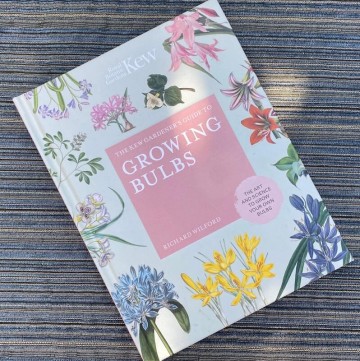 Kew Gardener's Guide to Growing Bulbs book